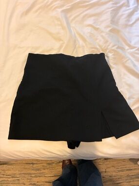 Zara - Black Mini Skort with Side Slit